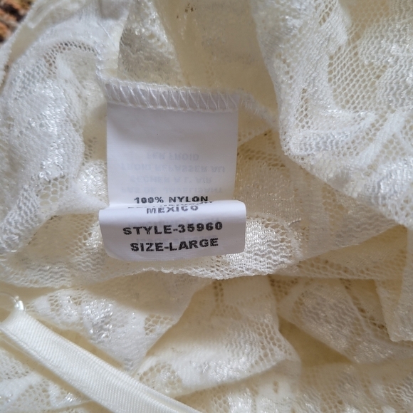 VINTAGE Lace Nightgown | size LARGE - Picture 5 of 6